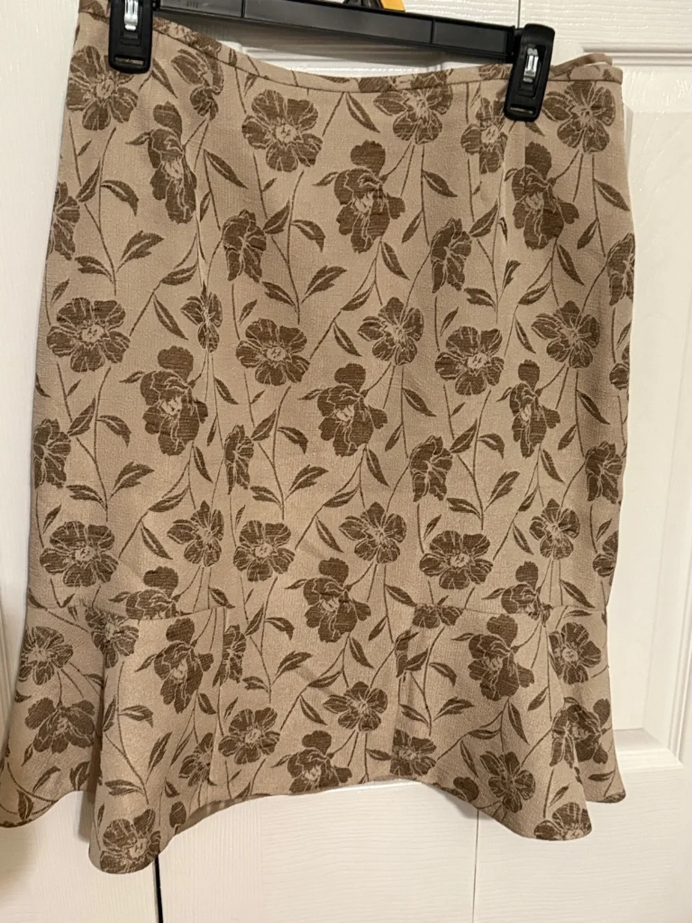 Le Suit Taupe Floral A-Line Skirt - Picture 4 of 9